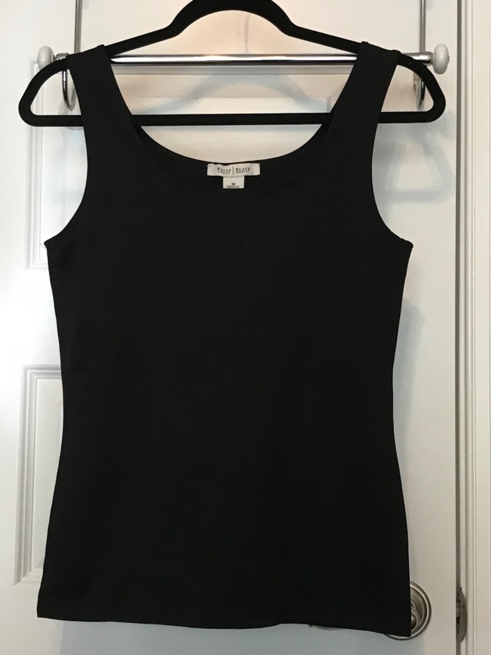 White House Black Market Black Sleeveless Scoop Neck Tank Built In Shelf Bra (M)